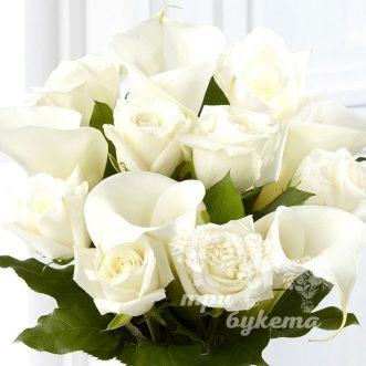 Белый букет из калл и роз